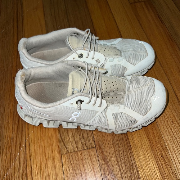 On Cloud Women's Cloud 5 Shoes in Pearl/White Size 7.5M - Picture 2 of 8